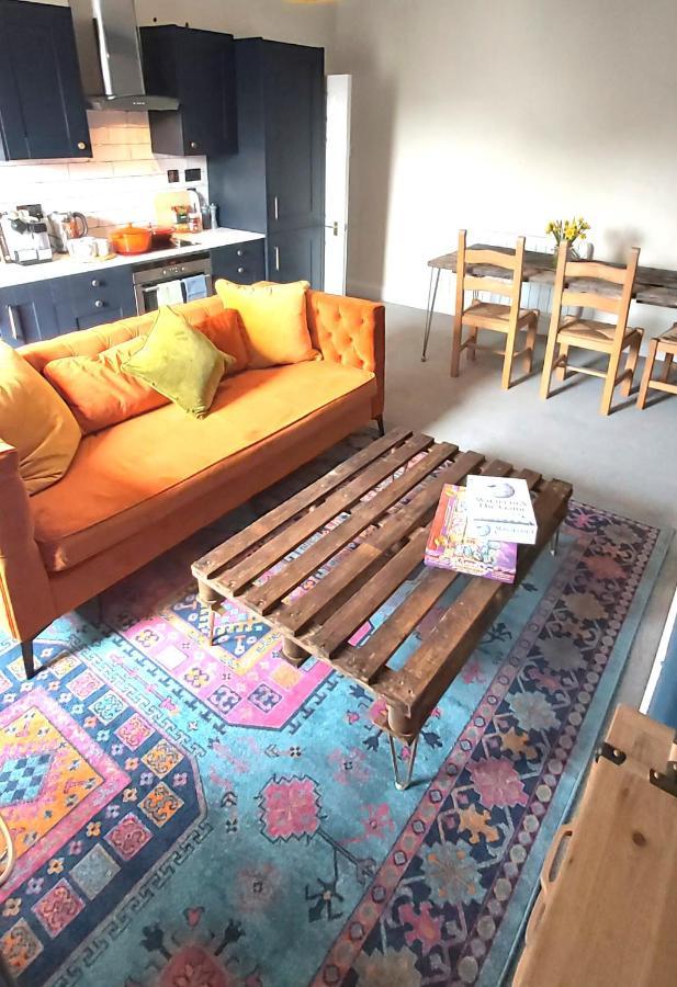 The Farrier Apartment Челтнъм Екстериор снимка