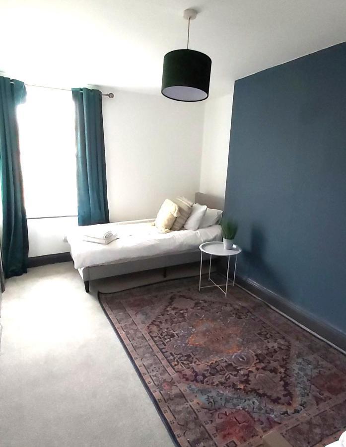 The Farrier Apartment Челтнъм Екстериор снимка
