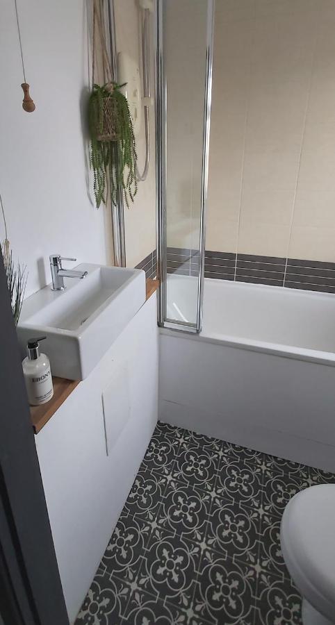 The Farrier Apartment Челтнъм Екстериор снимка